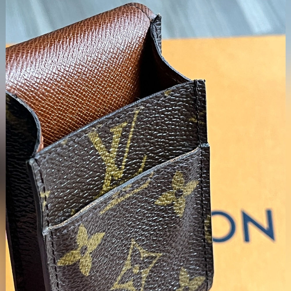 Authentic Louis Vuitton Monogram Cig. Case